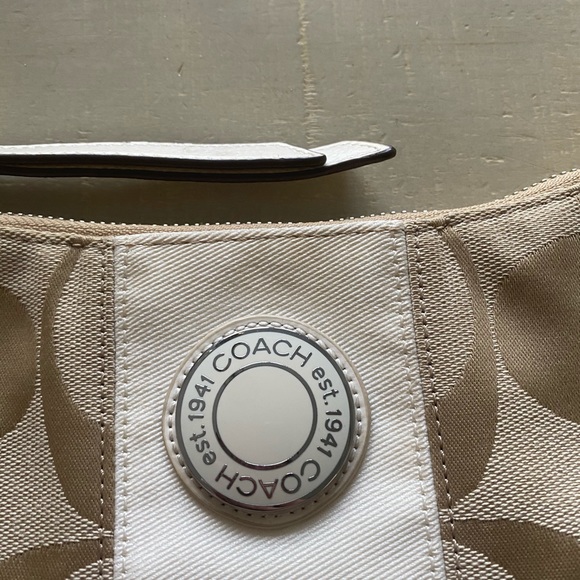 COACH SHOULDER BAG 4 SALE ! - Picture 2 of 5